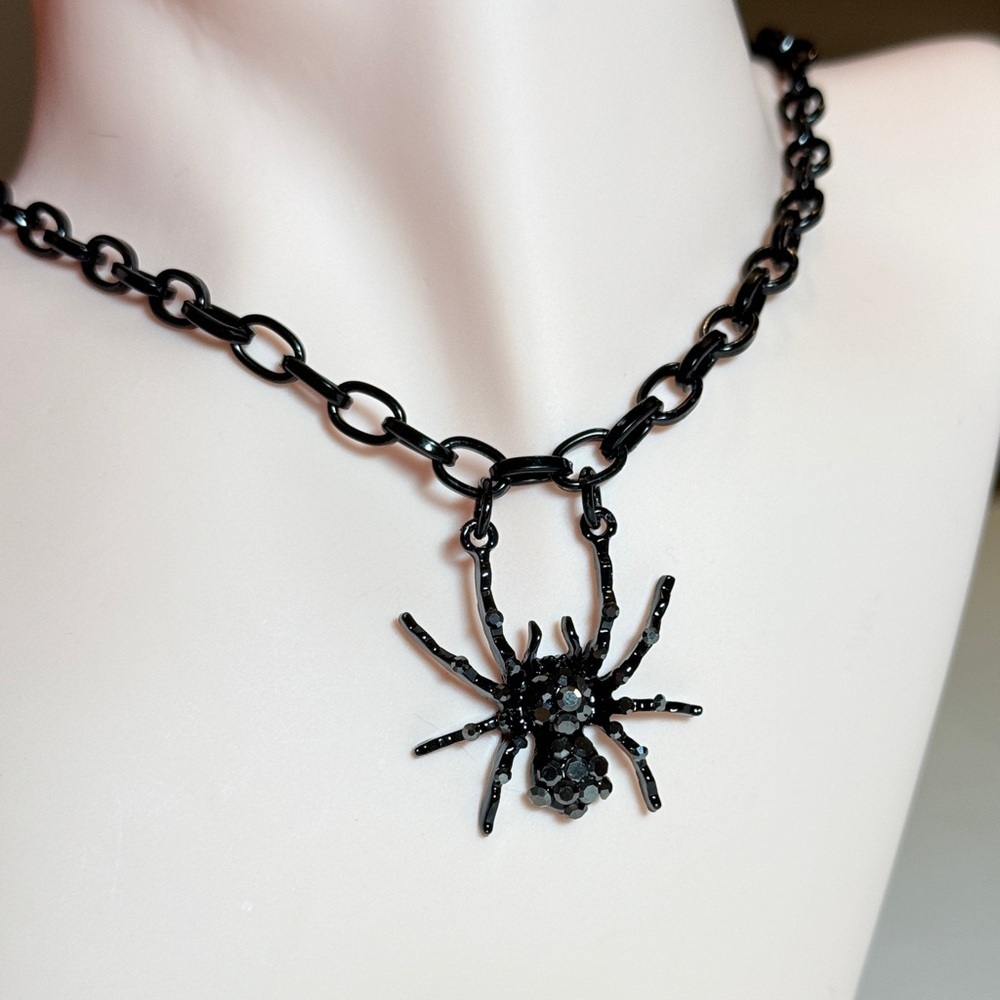 ⚜️ Black Punk Spider Pendant Necklace With Black Gems 🕷️ - Picture 3 of 9